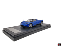 1-64  2017 Pagani Huayra  Roadster Diecast model car- Blue color